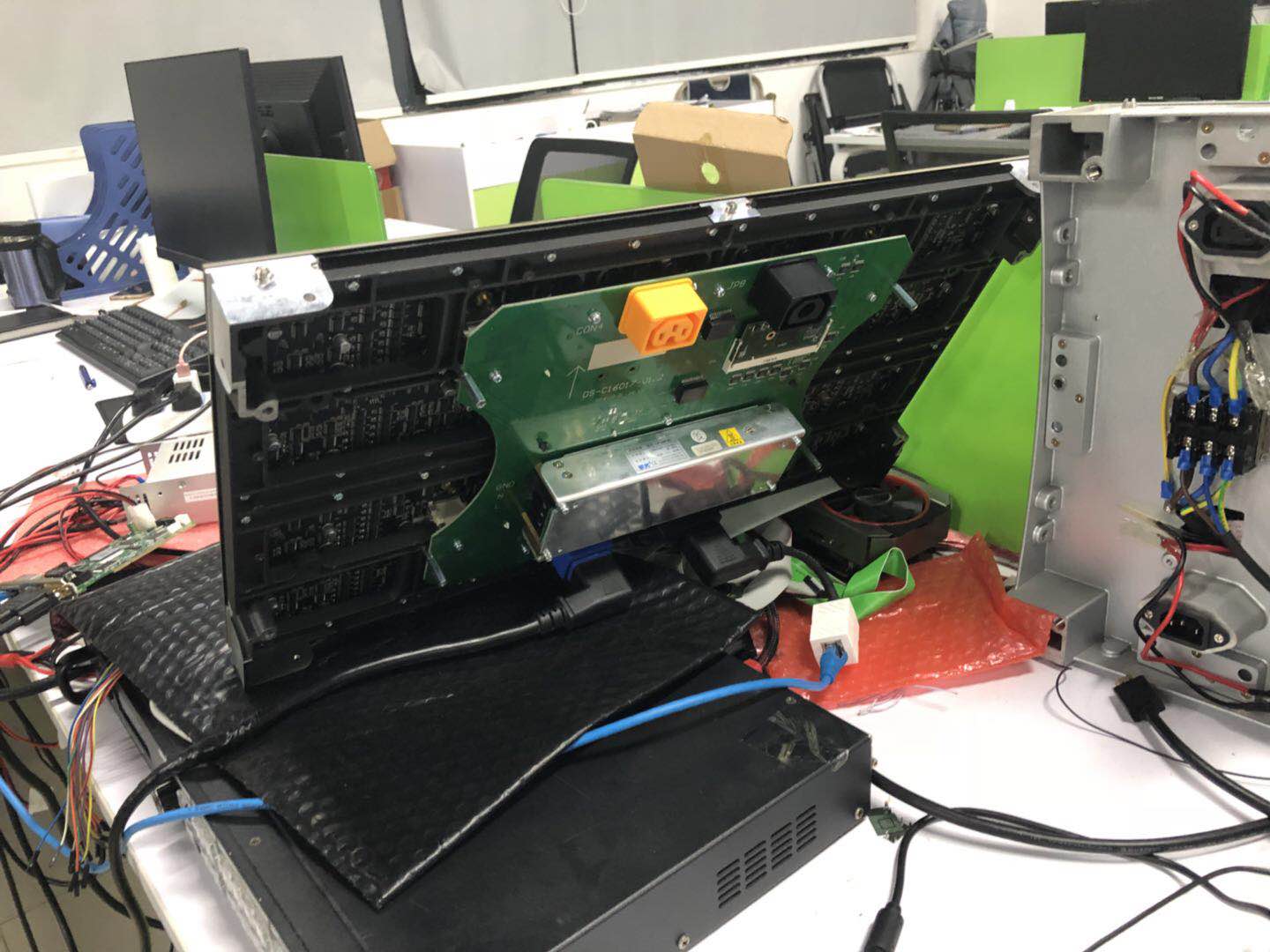 Solution de réglage d'algorithme du système de contrôle de synchronisation grand écran LED Solution de réglage d'algorithme du système de contrôle de synchronisation grand écran LED